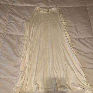 Never worn, soft, white dress! Didn’t like fit!